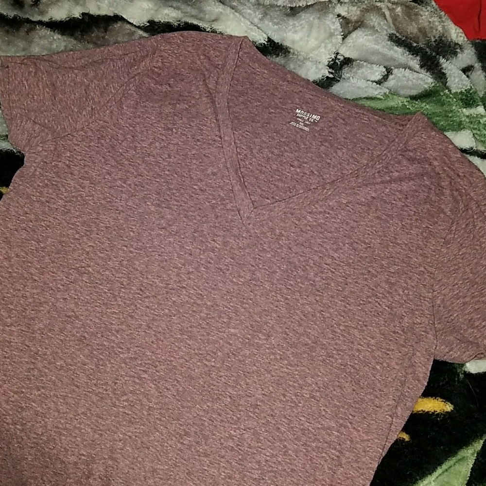 Dark pink v-neck tee